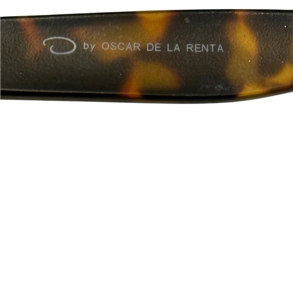 OSCAR DE LA RENTA OSCAR 1297 CATEYE SHAPED LENSES 100% UV
PROTECTION SUNGLASSES main image 6